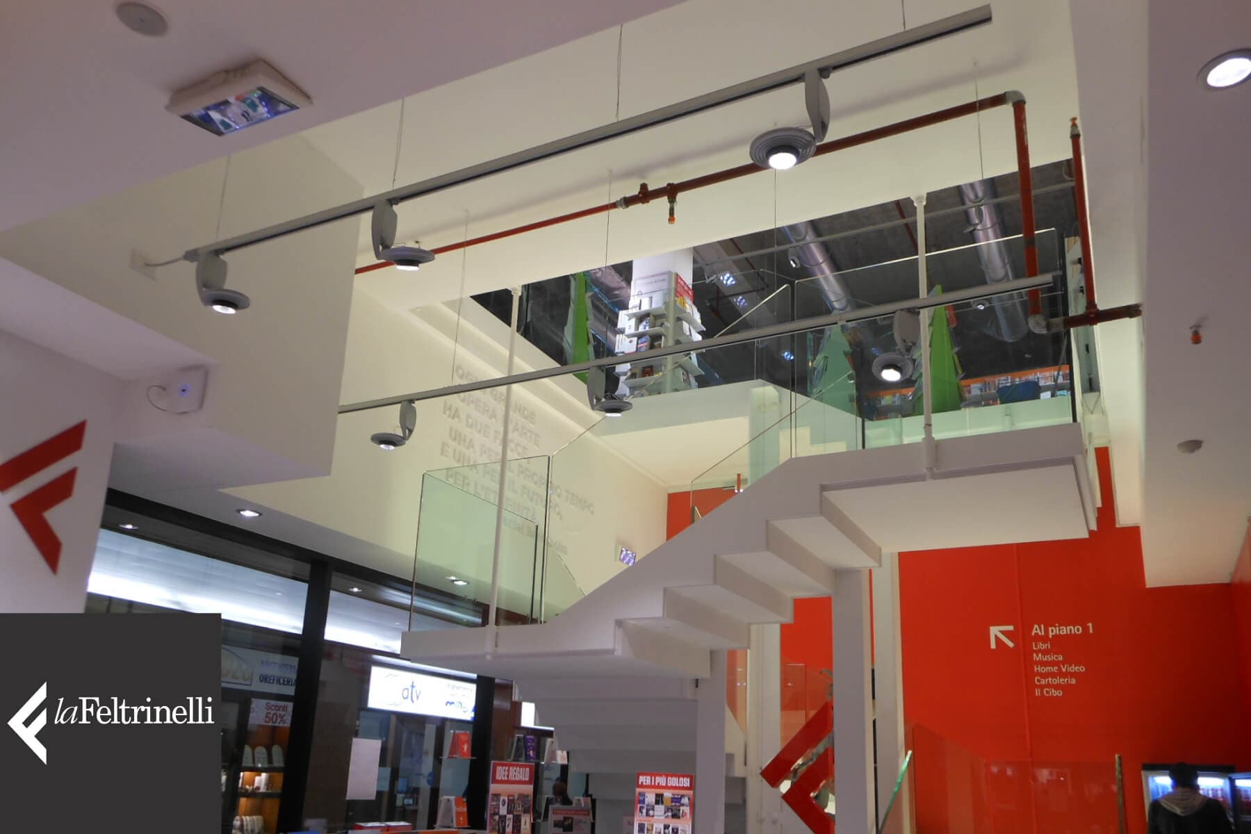 LA FELTRINELLI - Verona - Installazione